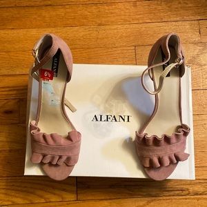NWT ALFANI 2.5 inch spike heel sandal with ankle straps, Dusty Rose Suede 6.5